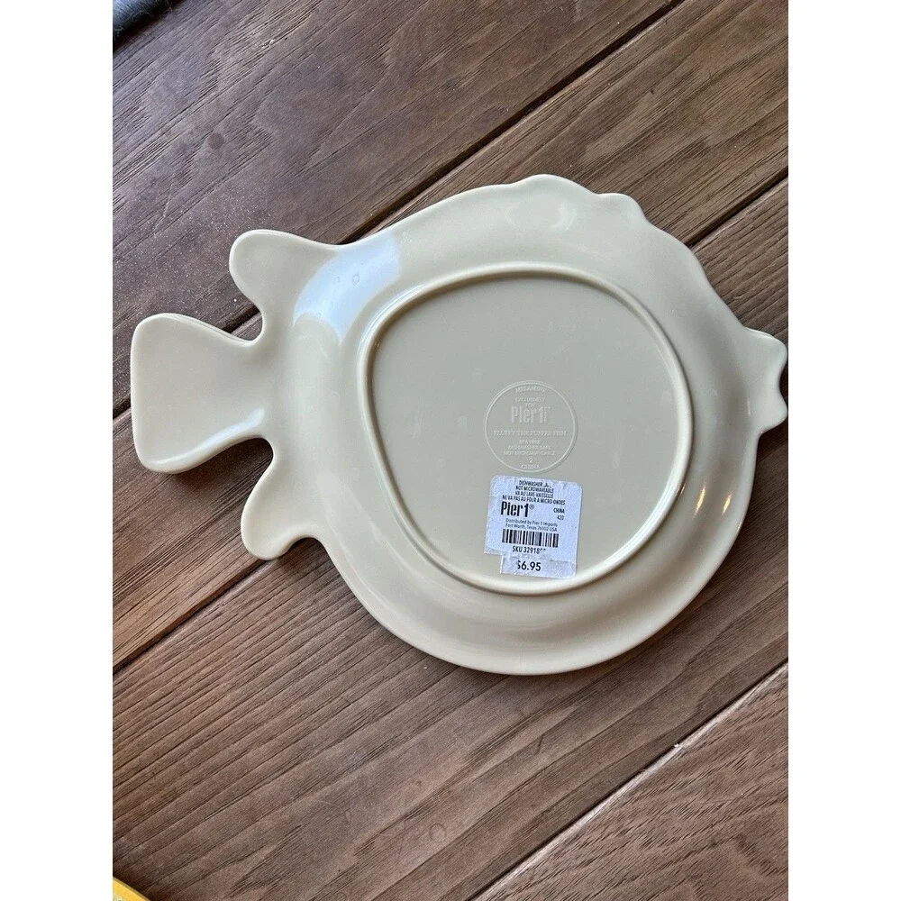 Pier 1 Fluffy the Puffer Fish Plates Melamine BPA Free 9.5